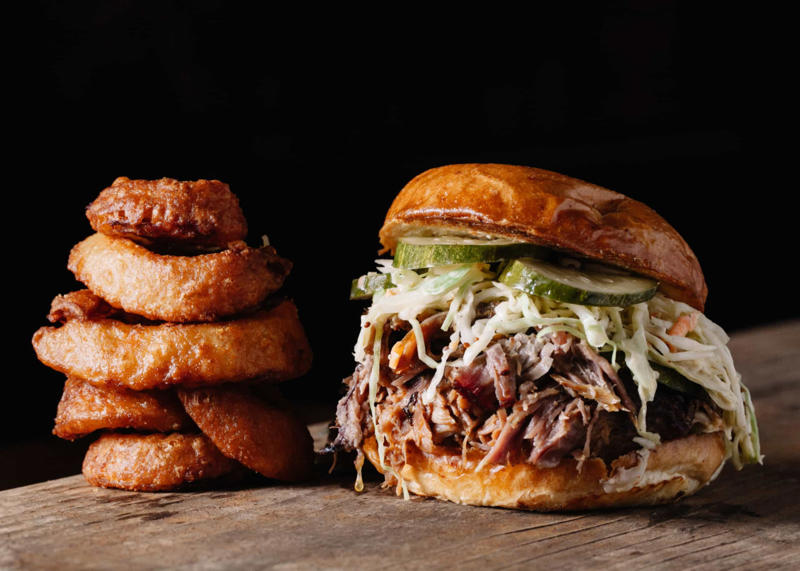 Caribbean-style burger, Southern BBQ pork burger, Teriyaki burger with grilled pineapple, Chimichurri burger, Black bean burger, Filled burger, Beetroot burger, Tuna burger, Thai burger with peanut sauce, Muffin-tin burger, Turkey burger with guacamole, Portobello burger, Turkey chili burger, Fish and shrimps burger, Chickpeas burger, Meat and seafood burger