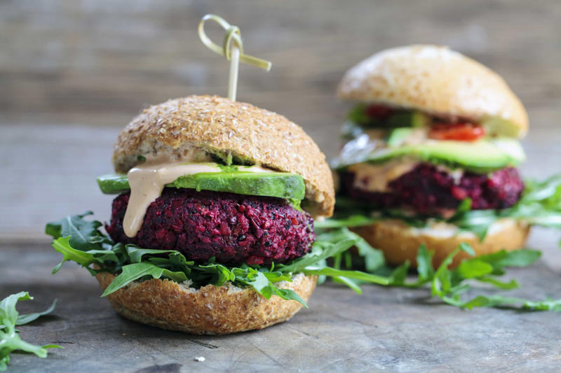 Caribbean-style burger, Southern BBQ pork burger, Teriyaki burger with grilled pineapple, Chimichurri burger, Black bean burger, Filled burger, Beetroot burger, Tuna burger, Thai burger with peanut sauce, Muffin-tin burger, Turkey burger with guacamole, Portobello burger, Turkey chili burger, Fish and shrimps burger, Chickpeas burger, Meat and seafood burger