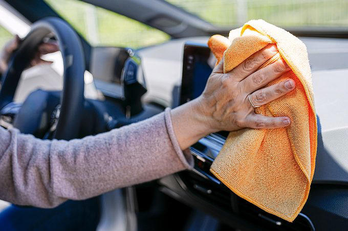 Avoid Eating or Drinking in the Car, Wipe Up Spills as Soon as They Happen, Keep Cleaning Supplies in the Car, Manage Trash, Vacuum the Car Interior Weekly, Use Floor Mats, Avoid Clutter, Use Idling Time Proactively, Watch What Passengers Bring Into the Car, Avoid Smoking, Clean the Exterior Too, Maintain a Cleaning Routine, About the Experts