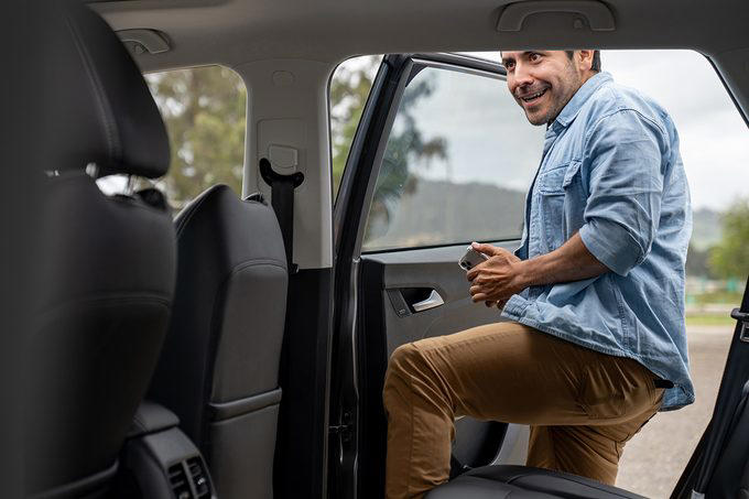 Avoid Eating or Drinking in the Car, Wipe Up Spills as Soon as They Happen, Keep Cleaning Supplies in the Car, Manage Trash, Vacuum the Car Interior Weekly, Use Floor Mats, Avoid Clutter, Use Idling Time Proactively, Watch What Passengers Bring Into the Car, Avoid Smoking, Clean the Exterior Too, Maintain a Cleaning Routine, About the Experts