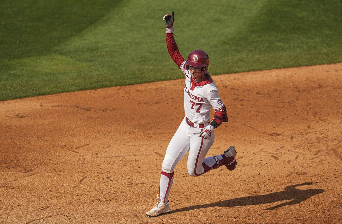 Epic photos from the 2025 SEC college women's softball tournament