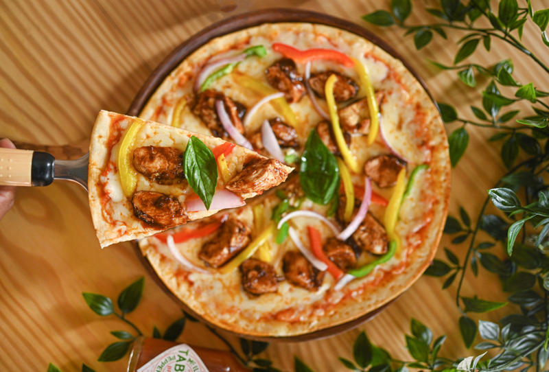 Where did pizza originate?, The first pizza topping, Pickle pizza, USA, Sardine pizza, Italy, Cheeseburger pizza, USA, Caviar pizza, Sweden, Chicken with Catupiry pizza, Brazil, Reindeer meat pizza, Finland, Romeo and Juliet, Brazil, Dessert pizzas, Brazil, Breakfast pizza, Australia, Green peas, Brazil, Squid pizza, Japan, Tandoori chicken pizza, India, Seafood pizza, Italy