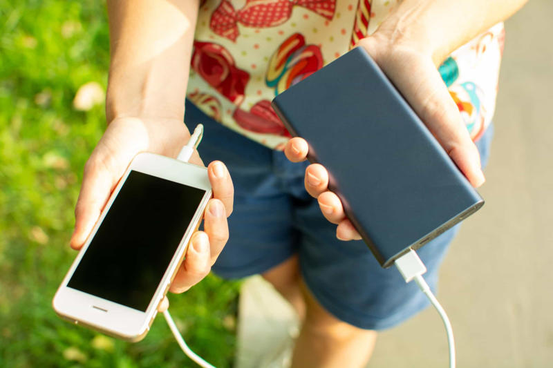 Invest in a portable charger Check the weather, If you need a hotel room, book immediately after buying your ticket, Plan and try on all your outfits at home, Pack up the car the night before, Use public transportation if possible, Invest in a portable charger, Don’t bring anything you wouldn’t want stolen, Take wet wipes, Establish a meeting point inside the festival, Drink a lot of water, Be nice to the staff, Buy your merch on the first day, Try something new, Live in the moment