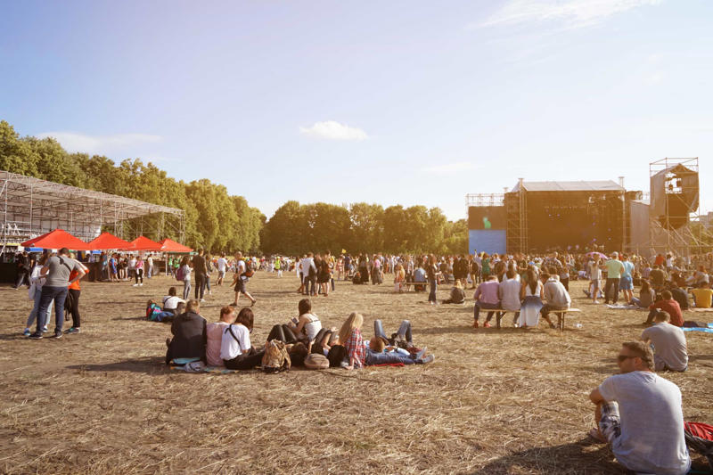 Establish a meeting point inside the festival Check the weather, If you need a hotel room, book immediately after buying your ticket, Plan and try on all your outfits at home, Pack up the car the night before, Use public transportation if possible, Invest in a portable charger, Don’t bring anything you wouldn’t want stolen, Take wet wipes, Establish a meeting point inside the festival, Drink a lot of water, Be nice to the staff, Buy your merch on the first day, Try something new, Live in the moment