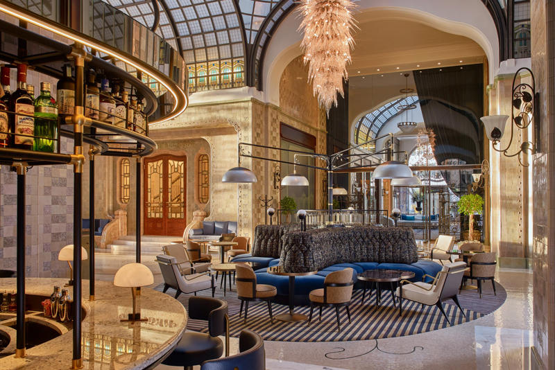 1. Four Seasons Hotel Gresham Palace , 2. Párisi Udvar Hotel , 3. W Budapest hotel, 4. Corinthia Hotel Budapest , 5. Brody House, 6. Aria Hotel , 7. Kempinski Hotel Corvinus , 8. Baltazár Boutique Hotel , 9. Maverick Downtown, 10. MEININGER Budapest Great Market Hall