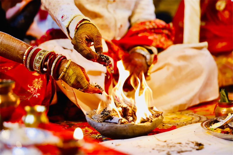 Circling the sacred fire Single person, Bride waits at the altar, Time to get married!, Most often worn accessories, Most-worn accessories, Purification, Welcome!, The curtain between the bride and groom, The father hands over the bride, The power of the cord, Red powder, Rain of rice, Circling the sacred fire