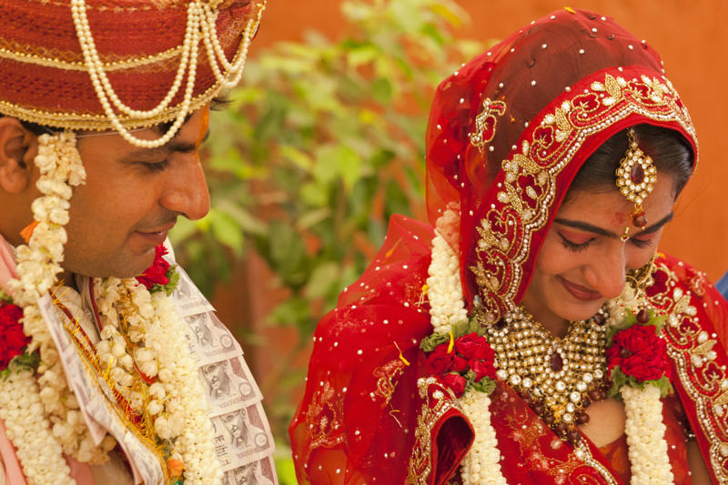 The father hands over the bride Single person, Bride waits at the altar, Time to get married!, Most often worn accessories, Most-worn accessories, Purification, Welcome!, The curtain between the bride and groom, The father hands over the bride, The power of the cord, Red powder, Rain of rice, Circling the sacred fire