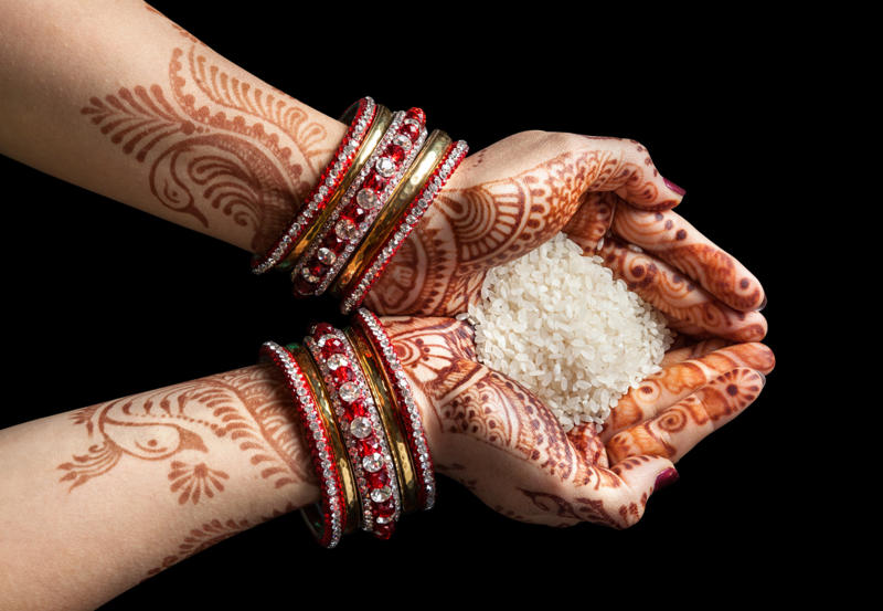 Rain of rice Single person, Bride waits at the altar, Time to get married!, Most often worn accessories, Most-worn accessories, Purification, Welcome!, The curtain between the bride and groom, The father hands over the bride, The power of the cord, Red powder, Rain of rice, Circling the sacred fire