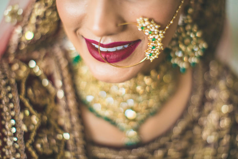Most often worn accessories Single person, Bride waits at the altar, Time to get married!, Most often worn accessories, Most-worn accessories, Purification, Welcome!, The curtain between the bride and groom, The father hands over the bride, The power of the cord, Red powder, Rain of rice, Circling the sacred fire