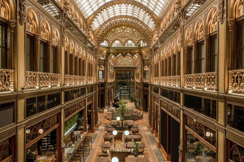 1. Four Seasons Hotel Gresham Palace , 2. Párisi Udvar Hotel , 3. W Budapest hotel, 4. Corinthia Hotel Budapest , 5. Brody House, 6. Aria Hotel , 7. Kempinski Hotel Corvinus , 8. Baltazár Boutique Hotel , 9. Maverick Downtown, 10. MEININGER Budapest Great Market Hall