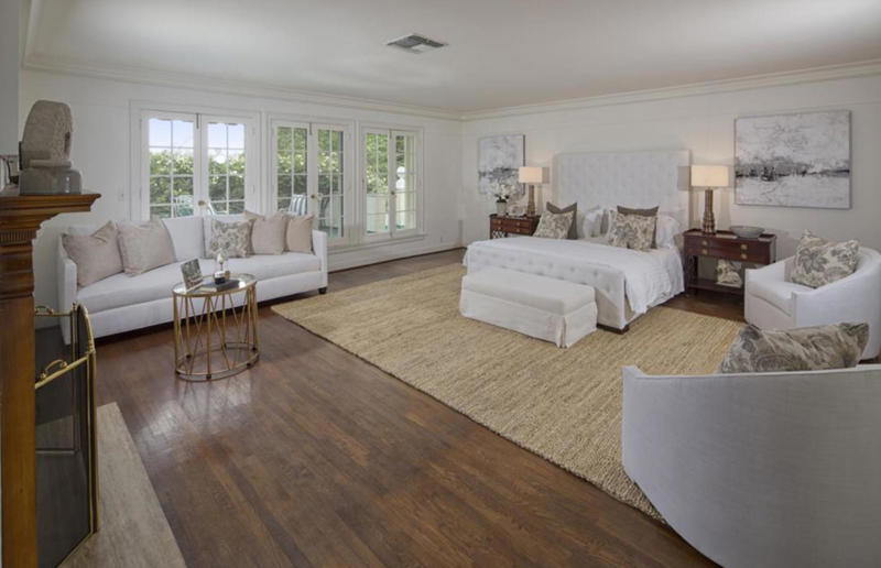 Taylor Swift's homes: from Nashville to New York City, In her billionaire era, Where did Taylor Swift grow up?, Taylor Swift's childhood home on a Christmas tree farm, Taylor Swift's childhood bedroom, Taylor Swift's teenage family home, Taylor Swift's first apartment in Nashville, Taylor Swift's Cape Cod-style home in Beverly Hills, Taylor Swift's grand Nashville estate, Taylor Swift's mid-century modern home in Los Angeles, Taylor Swift's coastal estate in Massachusetts, Taylor Swift's Rhode Island beach mansion, Taylor Swift's Tribeca penthouses, Taylor Swift's landmark Los Angeles mansion, Taylor Swift's Cornelia Street rental in New York City, Taylor Swift's Tribeca townhouse, Taylor Swift's fourth Tribeca apartment, Embracing a slower pace of life