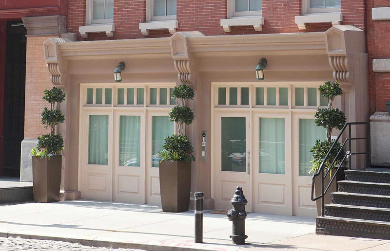 Taylor Swift's homes: from Nashville to New York City, In her billionaire era, Where did Taylor Swift grow up?, Taylor Swift's childhood home on a Christmas tree farm, Taylor Swift's childhood bedroom, Taylor Swift's teenage family home, Taylor Swift's first apartment in Nashville, Taylor Swift's Cape Cod-style home in Beverly Hills, Taylor Swift's grand Nashville estate, Taylor Swift's mid-century modern home in Los Angeles, Taylor Swift's coastal estate in Massachusetts, Taylor Swift's Rhode Island beach mansion, Taylor Swift's Tribeca penthouses, Taylor Swift's landmark Los Angeles mansion, Taylor Swift's Cornelia Street rental in New York City, Taylor Swift's Tribeca townhouse, Taylor Swift's fourth Tribeca apartment, Embracing a slower pace of life
