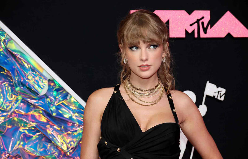Taylor Swift's homes: from Nashville to New York City, In her billionaire era, Where did Taylor Swift grow up?, Taylor Swift's childhood home on a Christmas tree farm, Taylor Swift's childhood bedroom, Taylor Swift's teenage family home, Taylor Swift's first apartment in Nashville, Taylor Swift's Cape Cod-style home in Beverly Hills, Taylor Swift's grand Nashville estate, Taylor Swift's mid-century modern home in Los Angeles, Taylor Swift's coastal estate in Massachusetts, Taylor Swift's Rhode Island beach mansion, Taylor Swift's Tribeca penthouses, Taylor Swift's landmark Los Angeles mansion, Taylor Swift's Cornelia Street rental in New York City, Taylor Swift's Tribeca townhouse, Taylor Swift's fourth Tribeca apartment, Embracing a slower pace of life