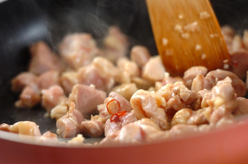 厚揚げのエスニックスープ, タイ風ピリ辛春雨スープ, ナスのエスニックサラダ, 紫玉ネギのエスニックサラダ, インゲンのマヨスイートチリソース, エスニックたたきキュウリ, エビのエスニック炒め, ジャガイモのエスニック炒め
