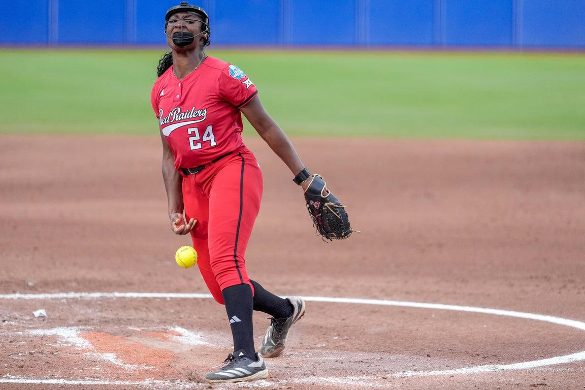 Fantastic softball photos from Thursday at the Women's College World Series