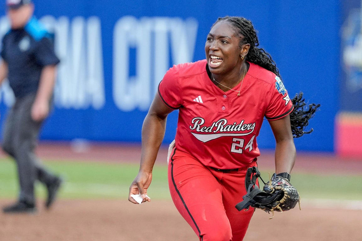Fantastic softball photos from Thursday at the Women's College World Series
