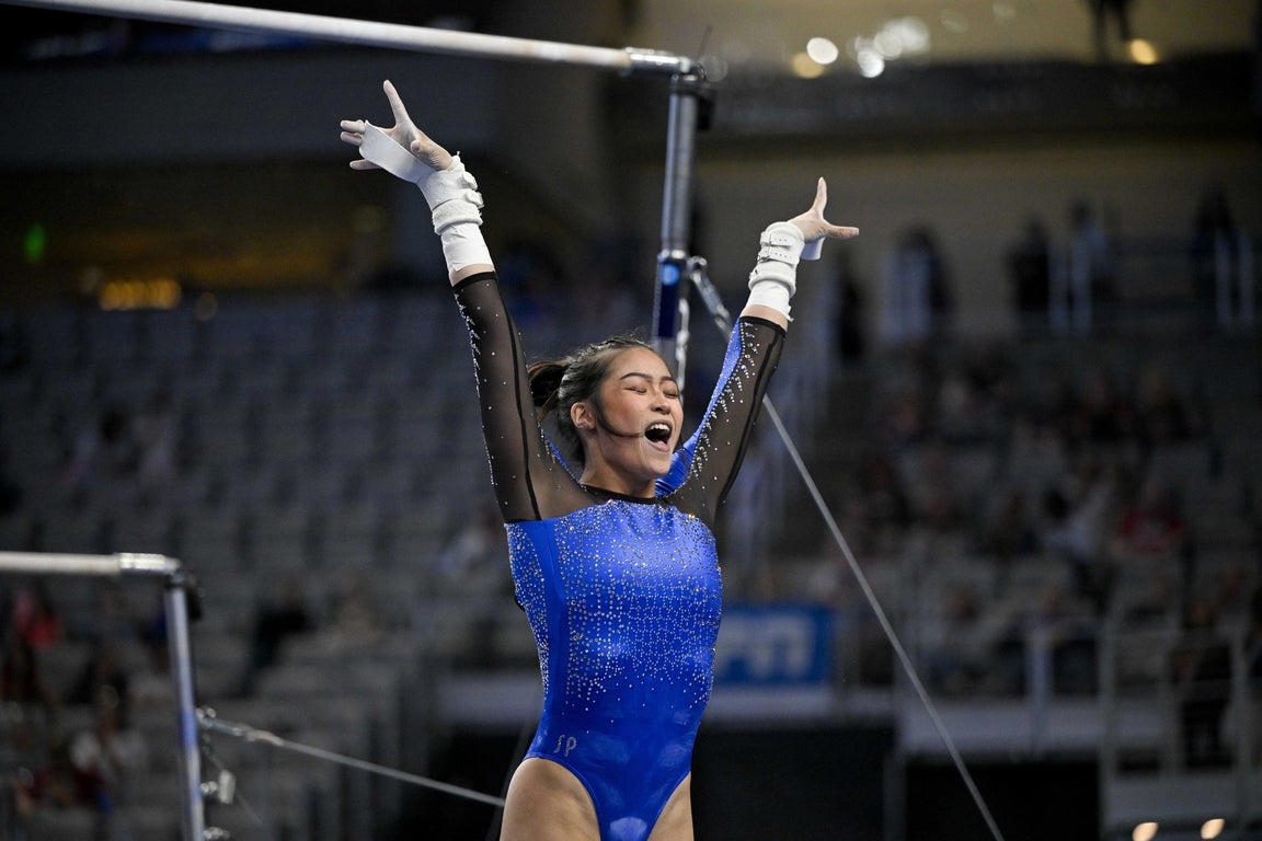 Awesome photos of the elite Florida Gators gymnastics team