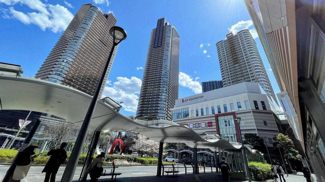 タワマンが建つ前、武蔵小杉には何があったのか, タワマンのメリット・デメリット, 地元の住民はタワマンの住民を「新住民」と呼ぶ, タワマンが立つ前からずっとあるマンション, 最後の町内会長「こっちとあっちじゃまったく別の環境」, タワマンへ移り住む地元住民たち