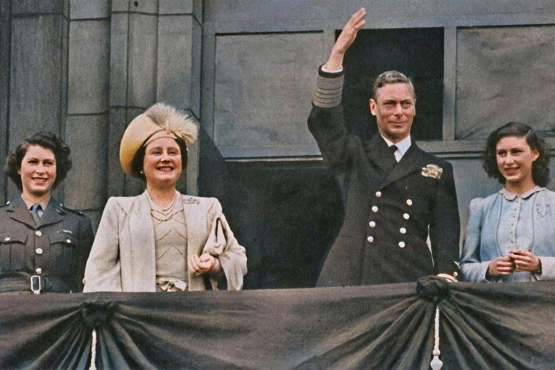Why did Queen Elizabeth’s father become king?, Elizabeth’s father prioritized preparing her for the throne, King George VI’s family was close and supportive, Queen Elizabeth’s father taught Elizabeth humility, King George VI’s coronation was a teaching moment for Elizabeth, George refocused Elizabeth’s studies to prepare her to reign, Queen Elizabeth’s father instilled in her a sense of duty, Elizabeth modeled her father’s sense of duty, George involved Elizabeth in royal duties abroad, Queen Elizabeth’s father also helped prepare the public, King George VI made Queen Elizabeth his royal proxy, How did King George VI pass away?, About the expert