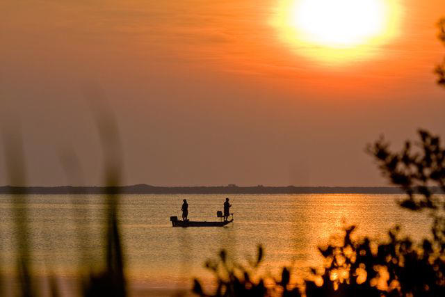 Fuel Up With A Morning Meal, Enjoy River Views And Breezes, Enjoy The Area’s Outdoor Gems, Stop For Lunch At A Brewery, Explore The River, Do A Little Shopping, End The Day With A Memorable Meal