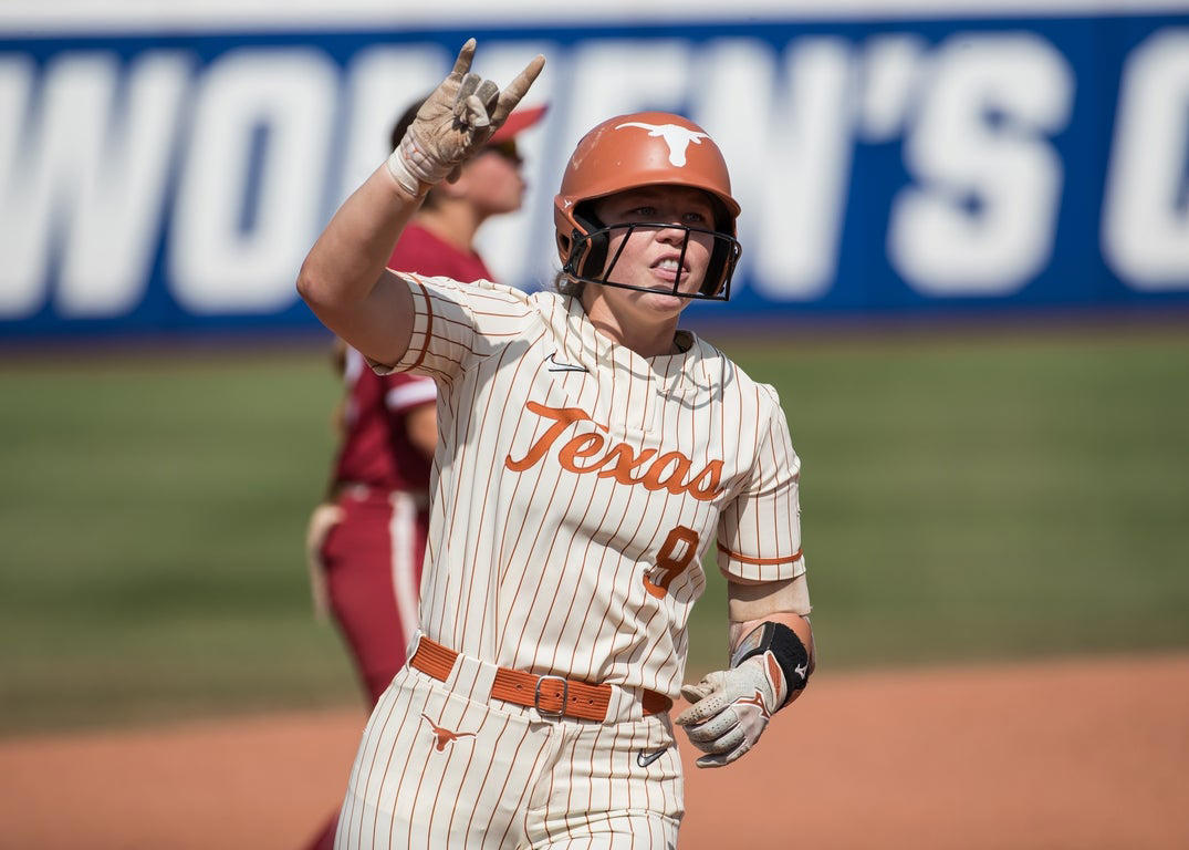 Stellar softball photos from this weekend at the Women's College World Series