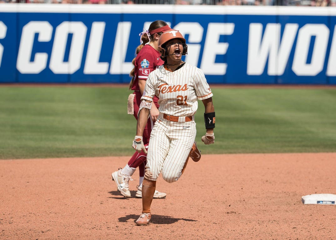 Stellar softball photos from this weekend at the Women's College World Series
