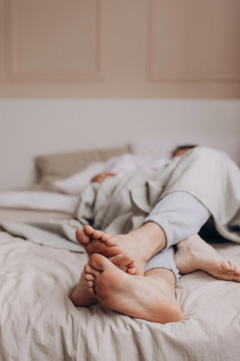 The lovers' knot Impact of sleeping styles, Communication, Evolution of sleeping, Seeking help, Embracing differences, Experimentation, Spooning, Back-to-back, Face-to-face, The space invader, The starfish, The lovers' knot, The space optimizers, Resources, National Institutes of Health