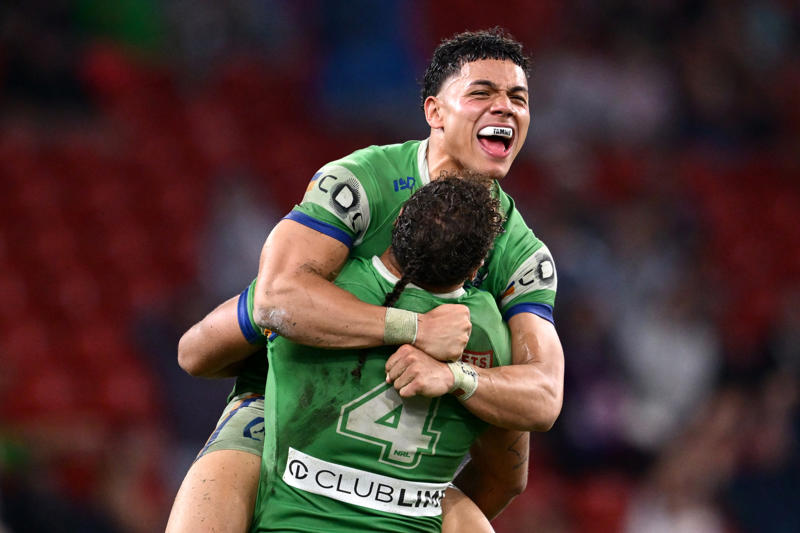WHO IS THE LONG-TERM HALFBACK?, IS SHANE FLANAGAN'S JOB AS COACH SAFE?, WILL THE CLUB RE-SIGN ANYONE FOR 2027?, HOW DO THE DRAGONS RE-SHAPE THEIR FORWARD PACK?, CAN DANIEL ANDERSON STOP HISTORY REPEATING ITSELF?