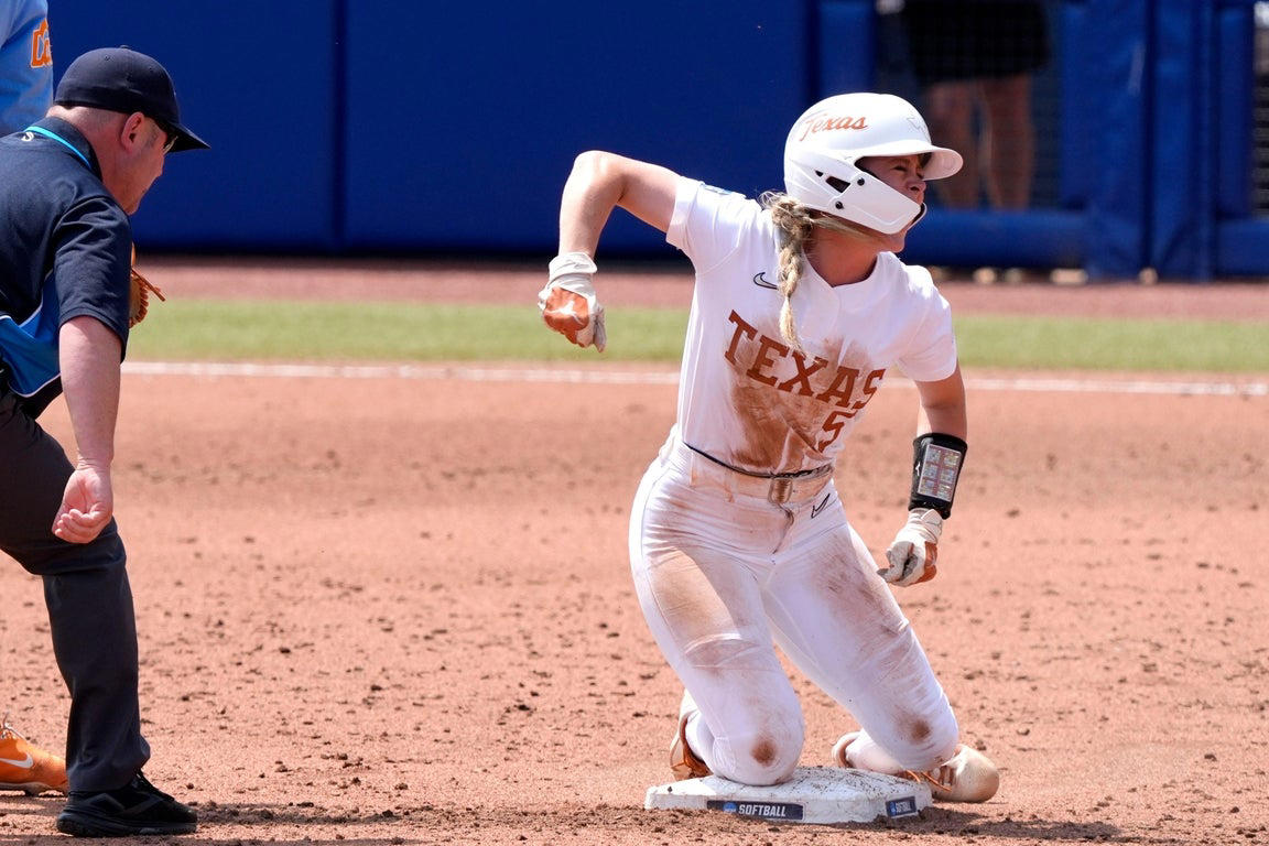 Texas softball shuts out Tennessee to reach WCWS finals: See photos