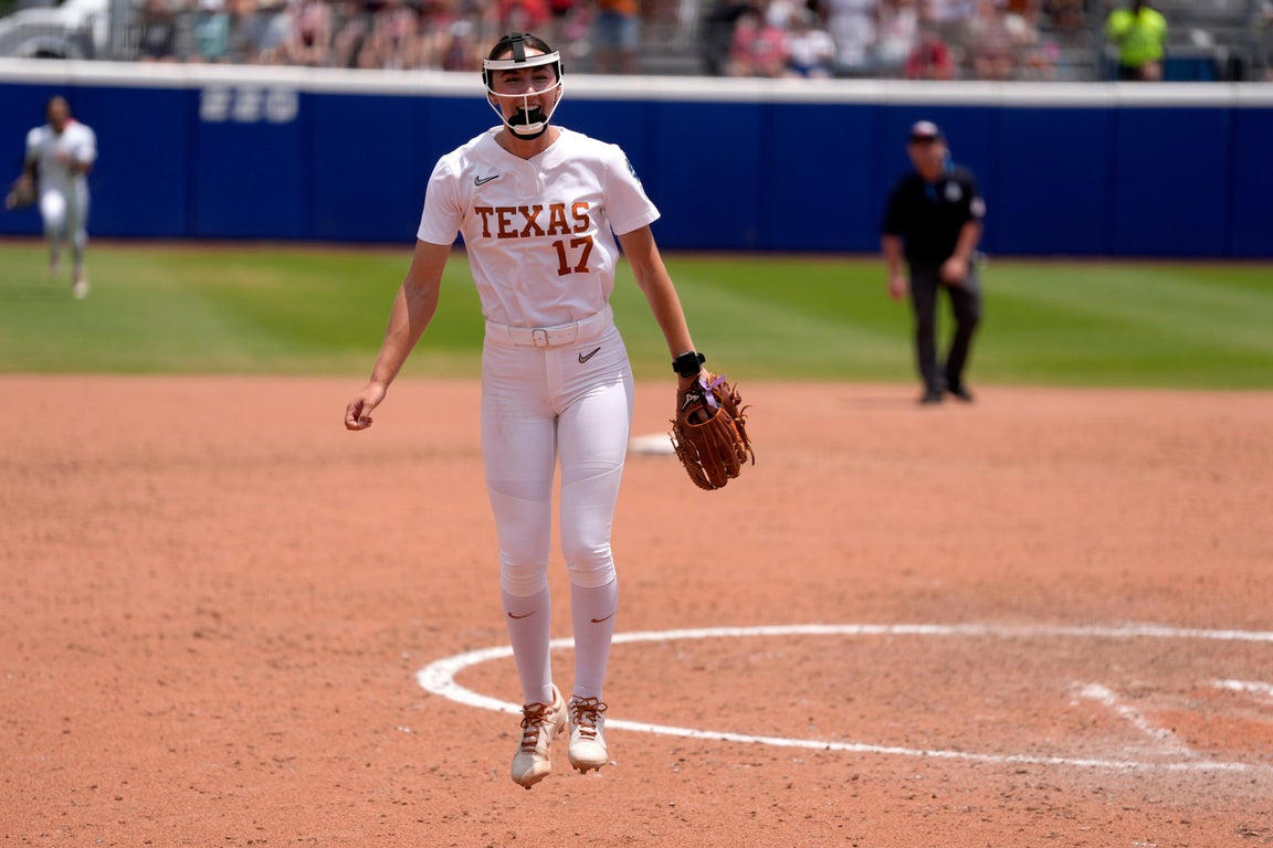 Awesome photos of Texas pitcher Teagan Kavan