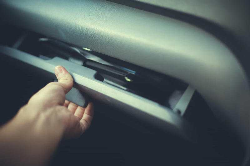 Documents Check the outside, Bodywork, Engine bay, Timing belt, Electrical components, Air conditioning, Transmission, Steering wheel, Documents