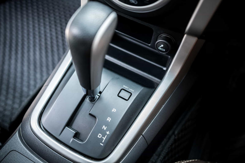 Transmission Check the outside, Bodywork, Engine bay, Timing belt, Electrical components, Air conditioning, Transmission, Steering wheel, Documents