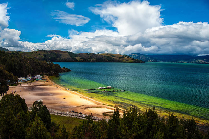 15. Colombia – 3,250 lakes, 14. Switzerland – 7,000 lakes, 13. Belarus – 11,000 lakes, 12. Australia – 11,400 lakes, 11. Peru – 12,000 lakes, 10. Kazakhstan – 12,400 lakes, 9. Argentina – 13,600 lakes, 8. Norway – 20,000 lakes, 6. Sweden – 22,600 lakes, 5. China – 23,800 lakes, 4. United States – 102,500 lakes, 3. Finland – 188,000 lakes, 2. Russia – 201,200 lakes, 1. Canada – 879,800 lakes