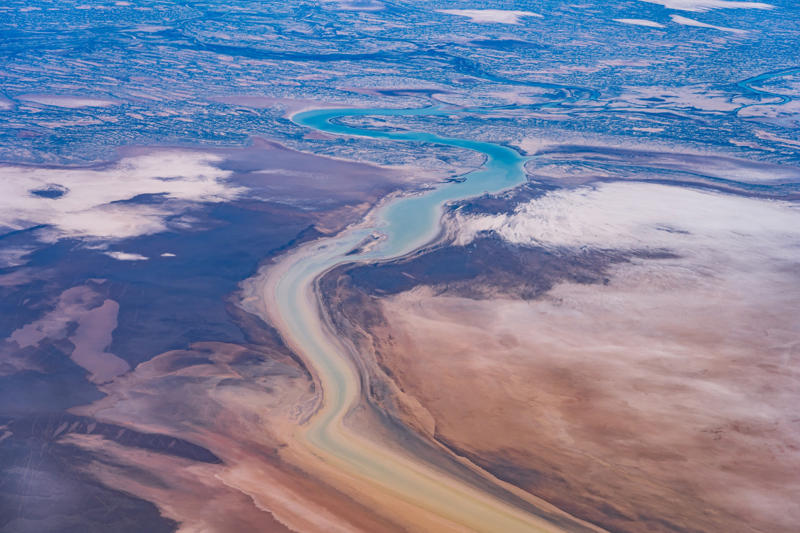 15. Colombia – 3,250 lakes, 14. Switzerland – 7,000 lakes, 13. Belarus – 11,000 lakes, 12. Australia – 11,400 lakes, 11. Peru – 12,000 lakes, 10. Kazakhstan – 12,400 lakes, 9. Argentina – 13,600 lakes, 8. Norway – 20,000 lakes, 6. Sweden – 22,600 lakes, 5. China – 23,800 lakes, 4. United States – 102,500 lakes, 3. Finland – 188,000 lakes, 2. Russia – 201,200 lakes, 1. Canada – 879,800 lakes