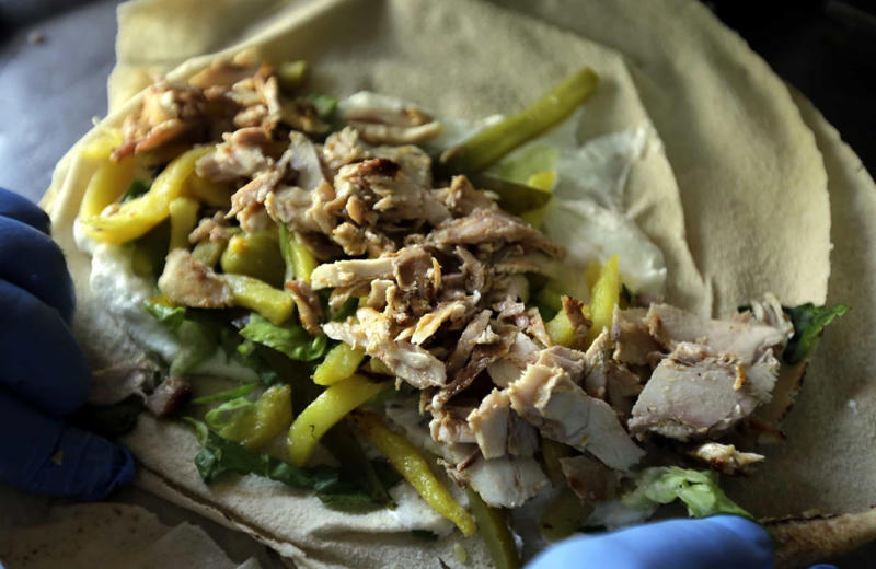 Shawarma Currywurst, Bungeo-ppang, Bunny chow, Aloo chaat, Banana cue, Khachapuri, Takoyaki, Mango sticky rice, Fish and chips, Chapli kebabs, Anticucho, Shawarma, Stinky tofu, Vada pav, Pani câ mèusa, Tanghulu