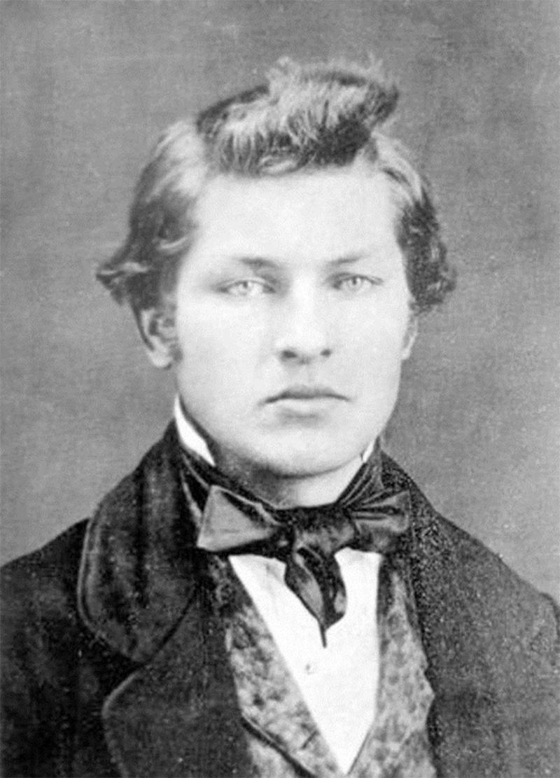 #1 Barack Obama, Age 18, #3 John F. Kennedy, Age 21 And 20, #5 Abraham Lincoln, Late 30s (Earliest Confirmed Photo), #7 Franklin Roosevelt, Age 18, #9 Rutherford B. Hayes, Age 30, #11 George H. W. Bush, Age 18, #13 James Garfield, Age 16, #15 Woodrow Willson, About 19 Years Old, #17 Warren G. Harding, Age 21, #19 Dwight Eisenhower, Age 25 and 29, #21 Herbert Hoover, Age 25, #23 Benjamin Harrison, Age 17, #25 John Tyler, Age 36, #27 John Adams, Age 33