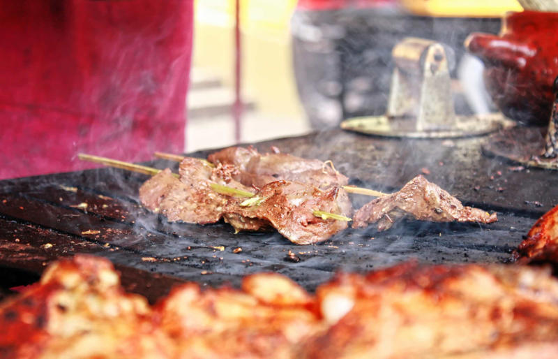 Anticucho Currywurst, Bungeo-ppang, Bunny chow, Aloo chaat, Banana cue, Khachapuri, Takoyaki, Mango sticky rice, Fish and chips, Chapli kebabs, Anticucho, Shawarma, Stinky tofu, Vada pav, Pani câ mèusa, Tanghulu