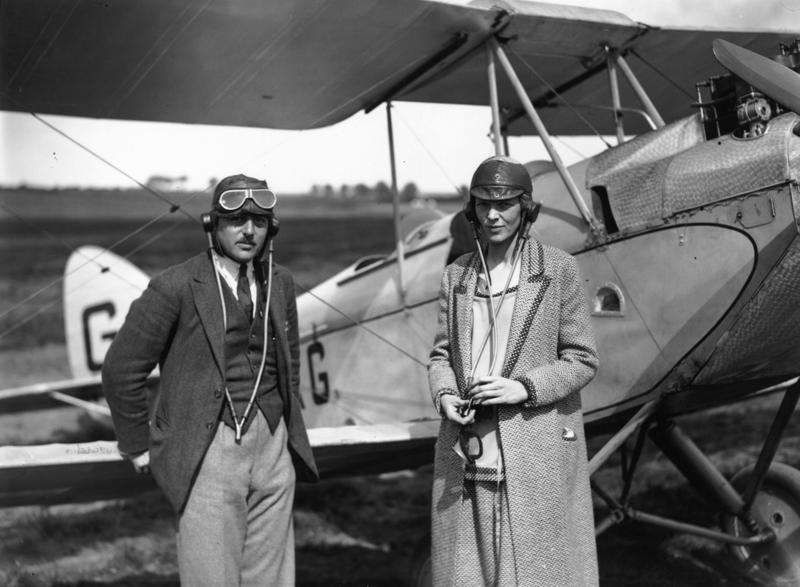 Early life, Queen of the air, Last flight, first attempt, Last flight, second attempt, Disappearance, Declared dead, The plot weakens again, Nikumaroro, Reexamination of the bones, Searching for bones, The working theory, Modern science, His findings, Research, 1929 shipwreck