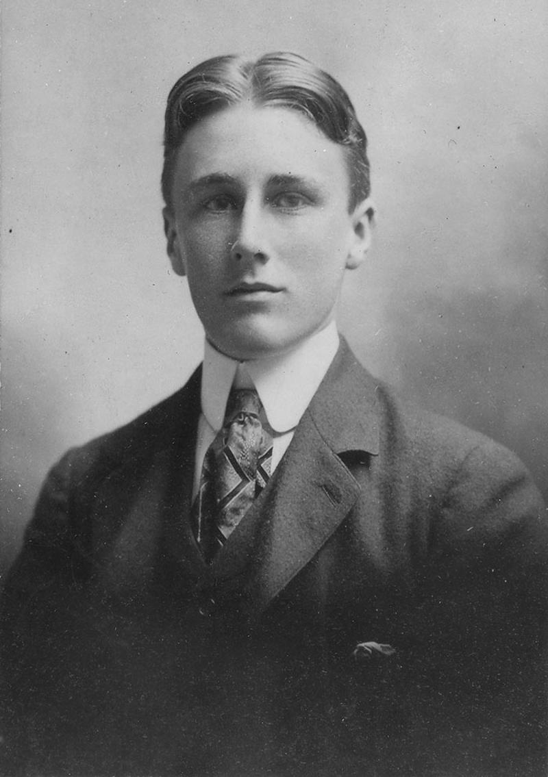 #1 Barack Obama, Age 18, #3 John F. Kennedy, Age 21 And 20, #5 Abraham Lincoln, Late 30s (Earliest Confirmed Photo), #7 Franklin Roosevelt, Age 18, #9 Rutherford B. Hayes, Age 30, #11 George H. W. Bush, Age 18, #13 James Garfield, Age 16, #15 Woodrow Willson, About 19 Years Old, #17 Warren G. Harding, Age 21, #19 Dwight Eisenhower, Age 25 and 29, #21 Herbert Hoover, Age 25, #23 Benjamin Harrison, Age 17, #25 John Tyler, Age 36, #27 John Adams, Age 33