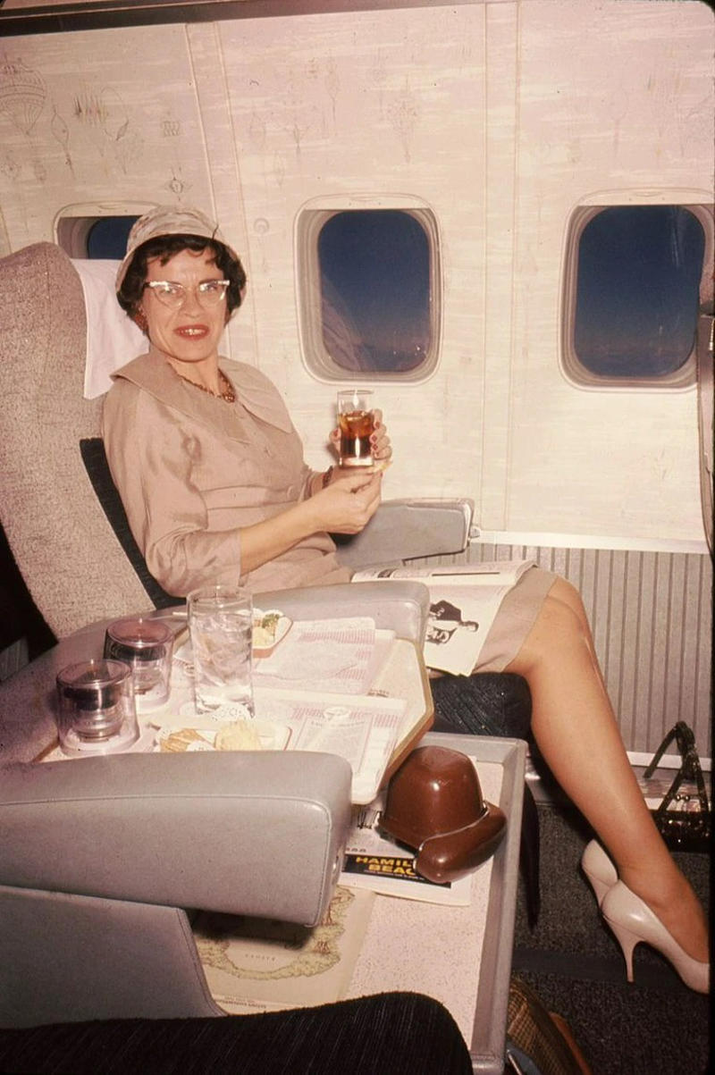 First Class Drinks Cabin Service, SAS DC-8-33, Meat or Seafood?, First Class, Lobster or Shrimp?, Fresh Bread, SAS Scandinavia, First Class Drinks, Great Service, Perfect Service, Balanced Meal, Pan Am Desserts, A Qantas Flight, Drink Service, A Pan Am 747 Cabin, Royal Viking