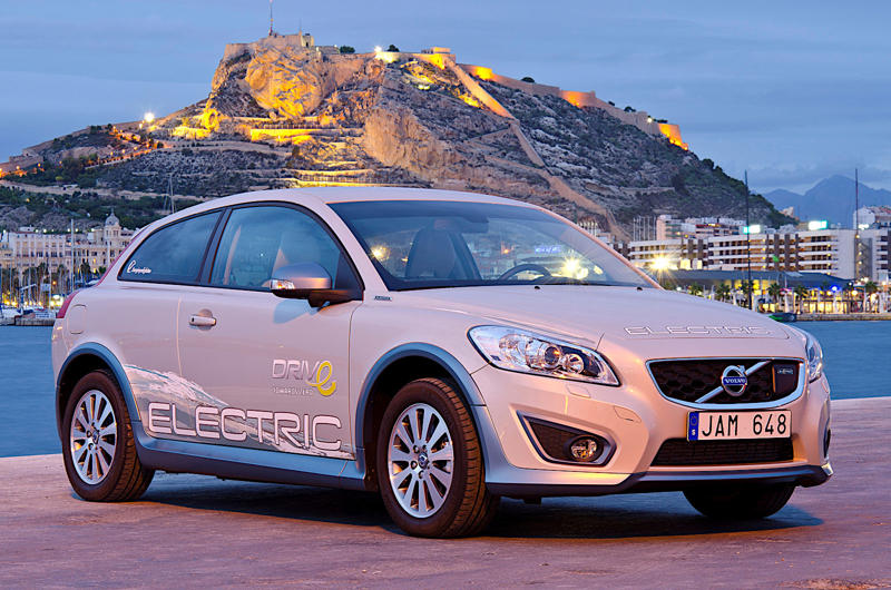 Volvo C30 Electric Audi e-tron, BMW 1602 Elektro-Antrieb, Buick Velite 5, Cadillac Lyriq, Chevrolet S-10 EV, Citroën AX Electrique, Dacia Spring, Fiat Panda Elettra, Ford Ranger EV, General Motors EV1, Honda EV Plus, Hummer EV Pickup, Hyundai BlueOn, Jaguar I-Pace, Kia Soul EV, Mercedes Electrique, Nissan Tama, Opel Elektro GT, Peugeot VLV, Polestar 2, Porsche P1, Renault Celtaquatre, Skoda EV truck, Smart fortwo ed, Tesla Roadster, Toyota RAV4 EV, Vauxhall Ampera, Volkswagen Elektro-Transporter, Volvo C30 Electric