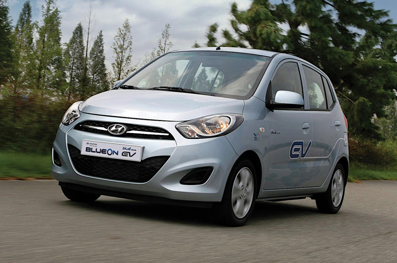 Hyundai BlueOn Audi e-tron, BMW 1602 Elektro-Antrieb, Buick Velite 5, Cadillac Lyriq, Chevrolet S-10 EV, Citroën AX Electrique, Dacia Spring, Fiat Panda Elettra, Ford Ranger EV, General Motors EV1, Honda EV Plus, Hummer EV Pickup, Hyundai BlueOn, Jaguar I-Pace, Kia Soul EV, Mercedes Electrique, Nissan Tama, Opel Elektro GT, Peugeot VLV, Polestar 2, Porsche P1, Renault Celtaquatre, Skoda EV truck, Smart fortwo ed, Tesla Roadster, Toyota RAV4 EV, Vauxhall Ampera, Volkswagen Elektro-Transporter, Volvo C30 Electric