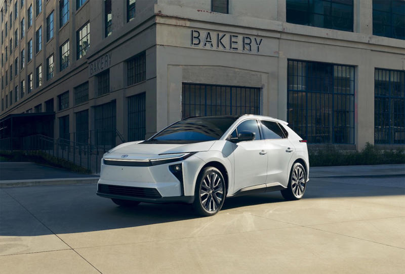 Bucking the Trend, “We Need Multiple Products”, Big and Small, PR Speak, Jumping the Chasm, Economies of Scale