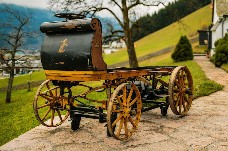 Porsche P1 Audi e-tron, BMW 1602 Elektro-Antrieb, Buick Velite 5, Cadillac Lyriq, Chevrolet S-10 EV, Citroën AX Electrique, Dacia Spring, Fiat Panda Elettra, Ford Ranger EV, General Motors EV1, Honda EV Plus, Hummer EV Pickup, Hyundai BlueOn, Jaguar I-Pace, Kia Soul EV, Mercedes Electrique, Nissan Tama, Opel Elektro GT, Peugeot VLV, Polestar 2, Porsche P1, Renault Celtaquatre, Skoda EV truck, Smart fortwo ed, Tesla Roadster, Toyota RAV4 EV, Vauxhall Ampera, Volkswagen Elektro-Transporter, Volvo C30 Electric