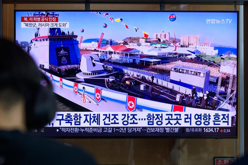 Accidents happen... Hope floats, Help from a friend, Sabotage?, Cleaning the shipyard, The Fourth Man, Accidents happen..., Unbalanced, Kim's inconvenience, 'Criminal act', The prestige of North Korea, Heads will roll, Too big and too heavy?, Confident in the future, The Russia-North Korea alliance, North Korea sends help