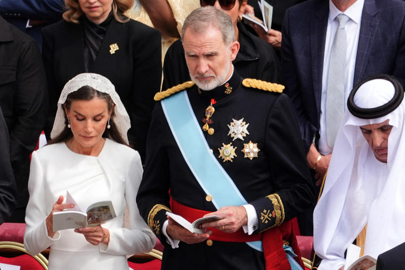 Where faith meets royalty The rare papal privilege, Origins in Catholic tradition, Who qualifies?, Queen Letizia of Spain, Queen Mathilde of Belgium, Grand Duchess Maria Teresa, Princess Charlene of Monaco, Queen Paola of Belgium, Princess Marina of Savoy, Papal mass in 2025, Exceptions to the rule, Where faith meets royalty