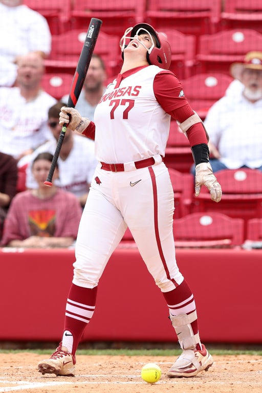 Outstanding photos from Friday's NCAA softball Super Regionals