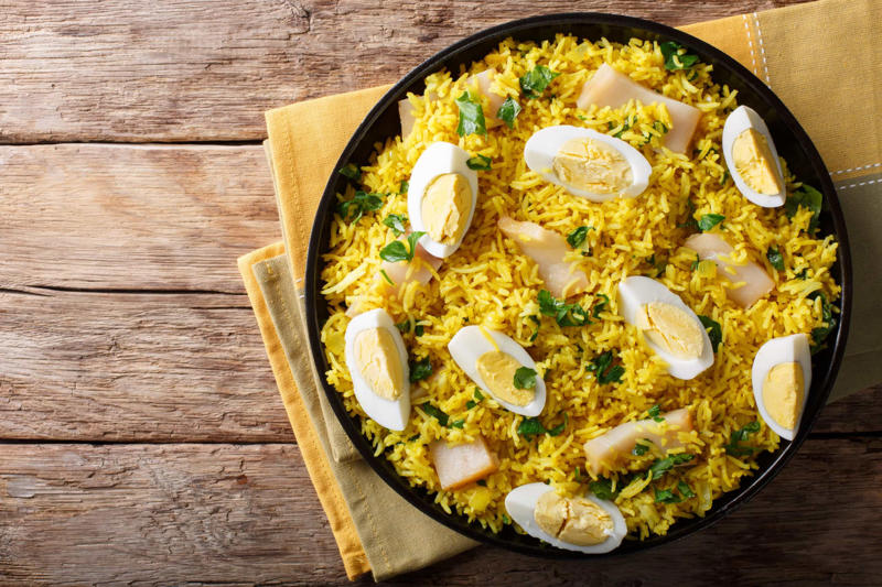 Encebollado, Ackee and saltfish, Bacalhau com natas, Mtuzi wa Samaki, Kerala fish curry, Esqueixada, Fish pie, Lohikeitto, Kedgeree, Sorshe Ilish, Marmitako, Pescado encocado, Bouillabaisse