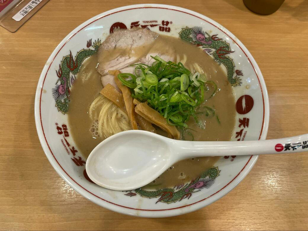 勢いのあるラーメンチェーンは「郊外型」, ラーメンチェーンを苦しめる「コスト高」, 「外食の郊外化」が進んでいる？, チェーン店でも、外食なら「ケ」よりも「ハレ」に？, 都市での外食は「選ばれし者」だけができる？