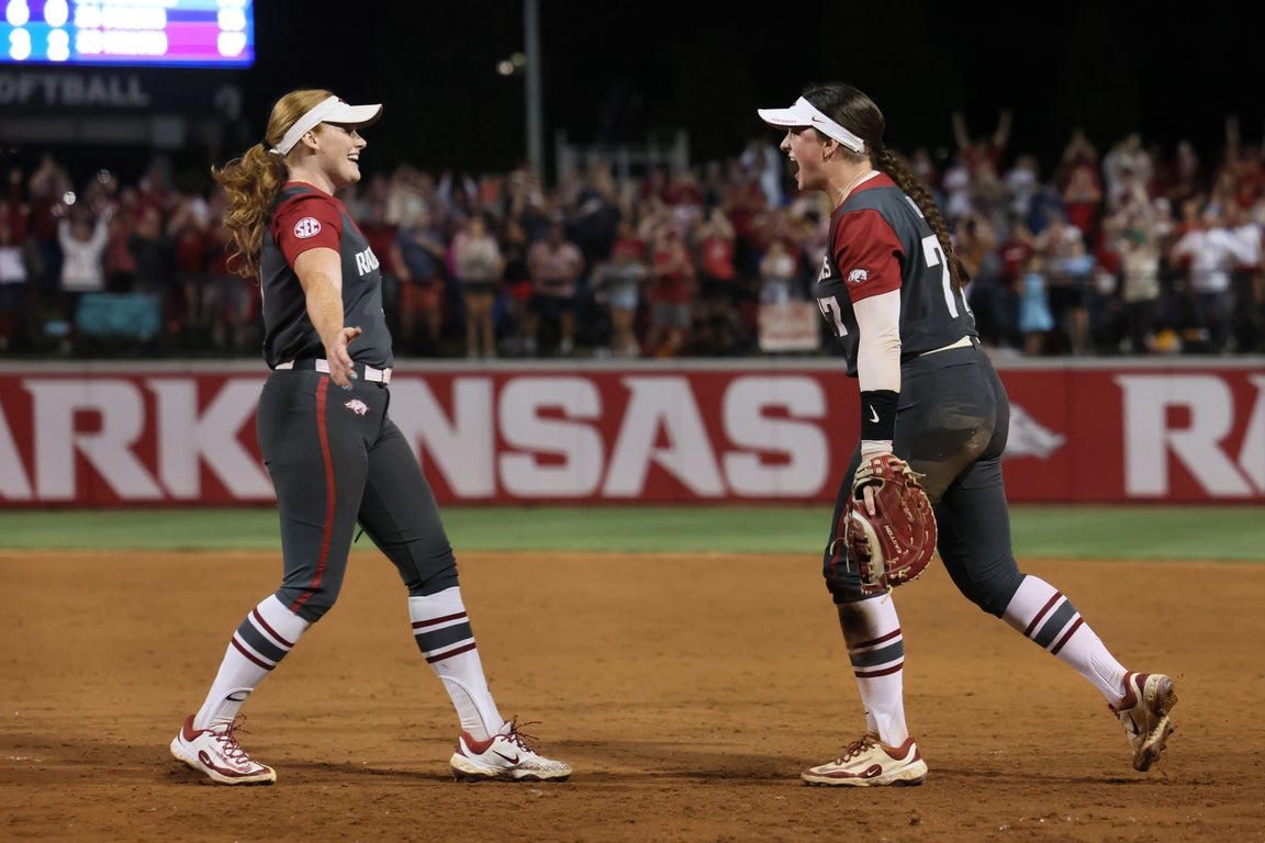 Incredible photos from this weekend at the 2025 college women's softball tournament